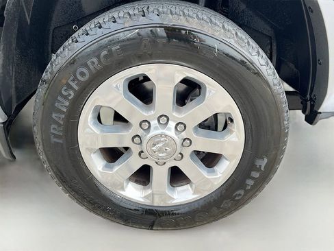 Used 2020 RAM 2500 Laramie w/ Chrome Appearance Group AWD/4WD image 30