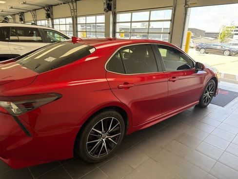 Used 2021 Toyota Camry SE FWD image 8