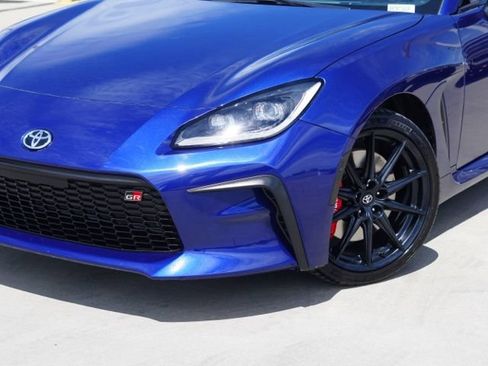 Used 2025 Toyota GR86 Premium w/ Performance Package RWD image 5