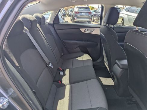 Used 2023 Kia Forte LXS w/ LXS Technology Package FWD image 27