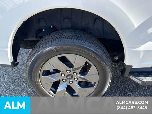 Used 2022 Ford F150 Lightning Lariat image 21