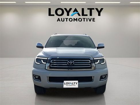 Used 2021 Toyota Sequoia Platinum image 3