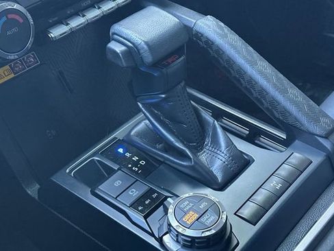 Used 2024 Toyota Tacoma TRD Off-Road image 24