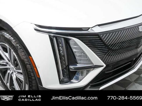 Certified 2024 Cadillac Lyriq Luxury image 36