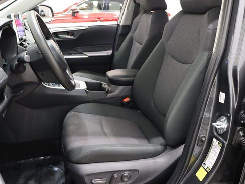 Used 2024 Toyota RAV4 XLE image 10