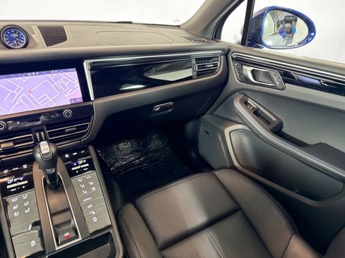 Certified 2024 Porsche Macan S AWD/4WD image 22