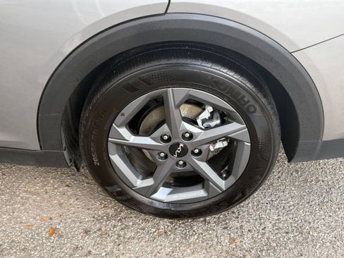 Used 2025 Kia K4 FWD image 29