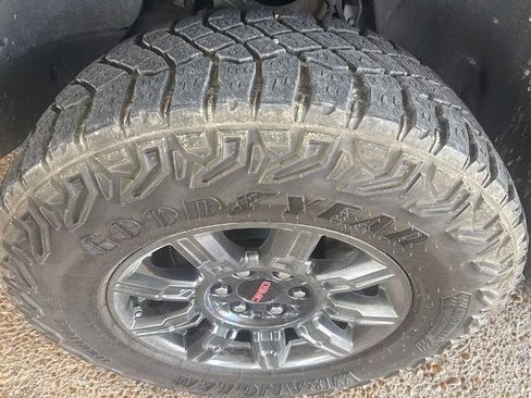 Used 2024 GMC Sierra 1500 AT4X AWD/4WD image 3