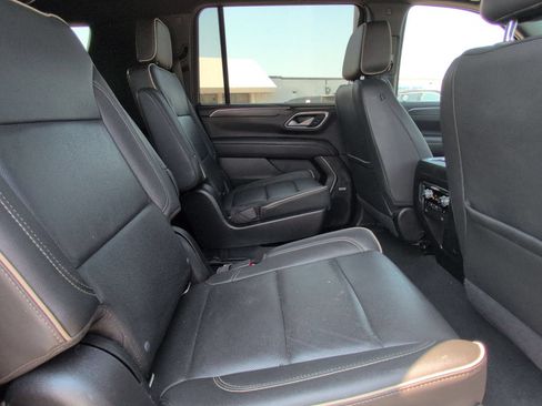 Used 2022 GMC Yukon XL SLT w/ SLT Premium Package AWD/4WD image 31