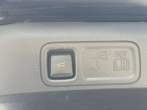 Used 2024 Ford Expedition XLT RWD image 33