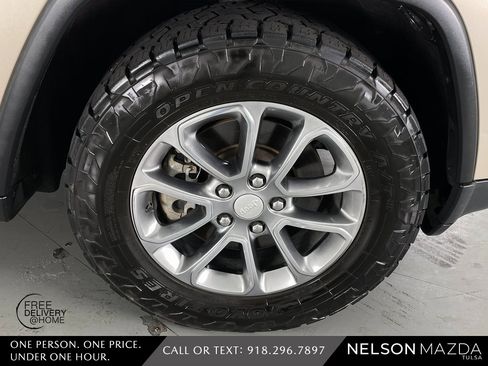 Used 2014 Jeep Grand Cherokee Limited w/ Luxury Group II image 14