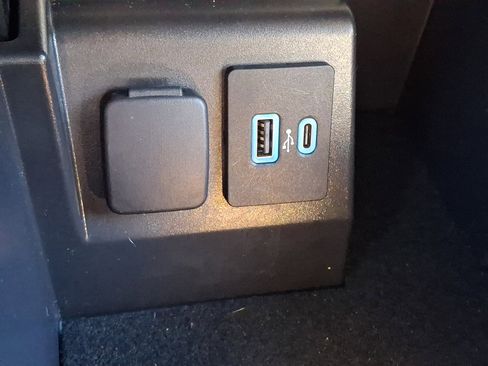 Certified 2022 Ford Explorer Platinum w/ Equipment Group 601A image 26