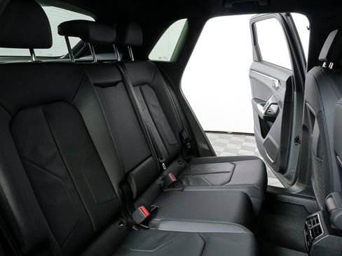 Used 2024 Audi Q3 2.0T Premium w/ Convenience Package image 20