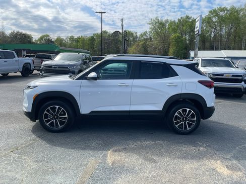 Used 2025 Chevrolet TrailBlazer LT w/ Convenience Package image 1