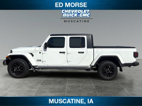 Used 2021 Jeep Gladiator Sport AWD/4WD image 2
