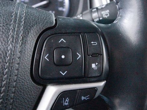 Used 2017 Toyota Highlander Limited image 20