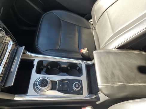Used 2021 Ford Explorer Limited image 23