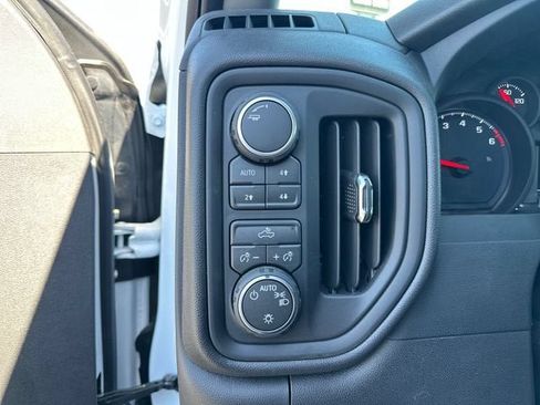 New 2026 Chevrolet Silverado 1500 Custom Trail Boss w/ LPO, Dark Essentials Package AWD/4WD image 18