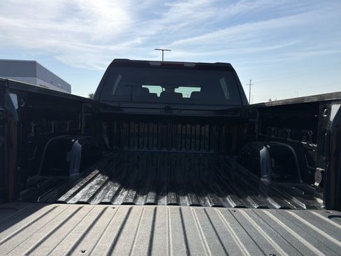 Used 2024 Chevrolet Silverado 1500 LT AWD/4WD image 18