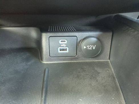 Used 2022 Ford Escape SE w/ SE Sport Appearance Package image 27