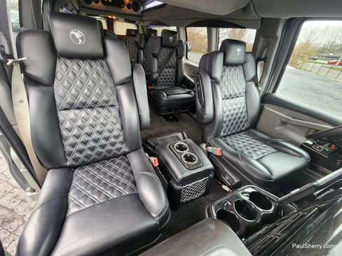 Used 2023 Chevrolet Express 2500 Extended image 3