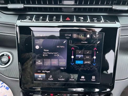 Used 2024 Jeep Grand Cherokee Altitude image 31