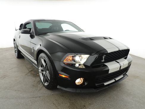 Used 2010 Ford Mustang Shelby GT500 image 3