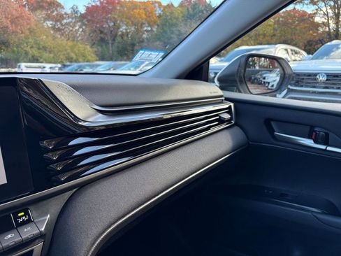 Used 2025 Toyota Camry LE image 34