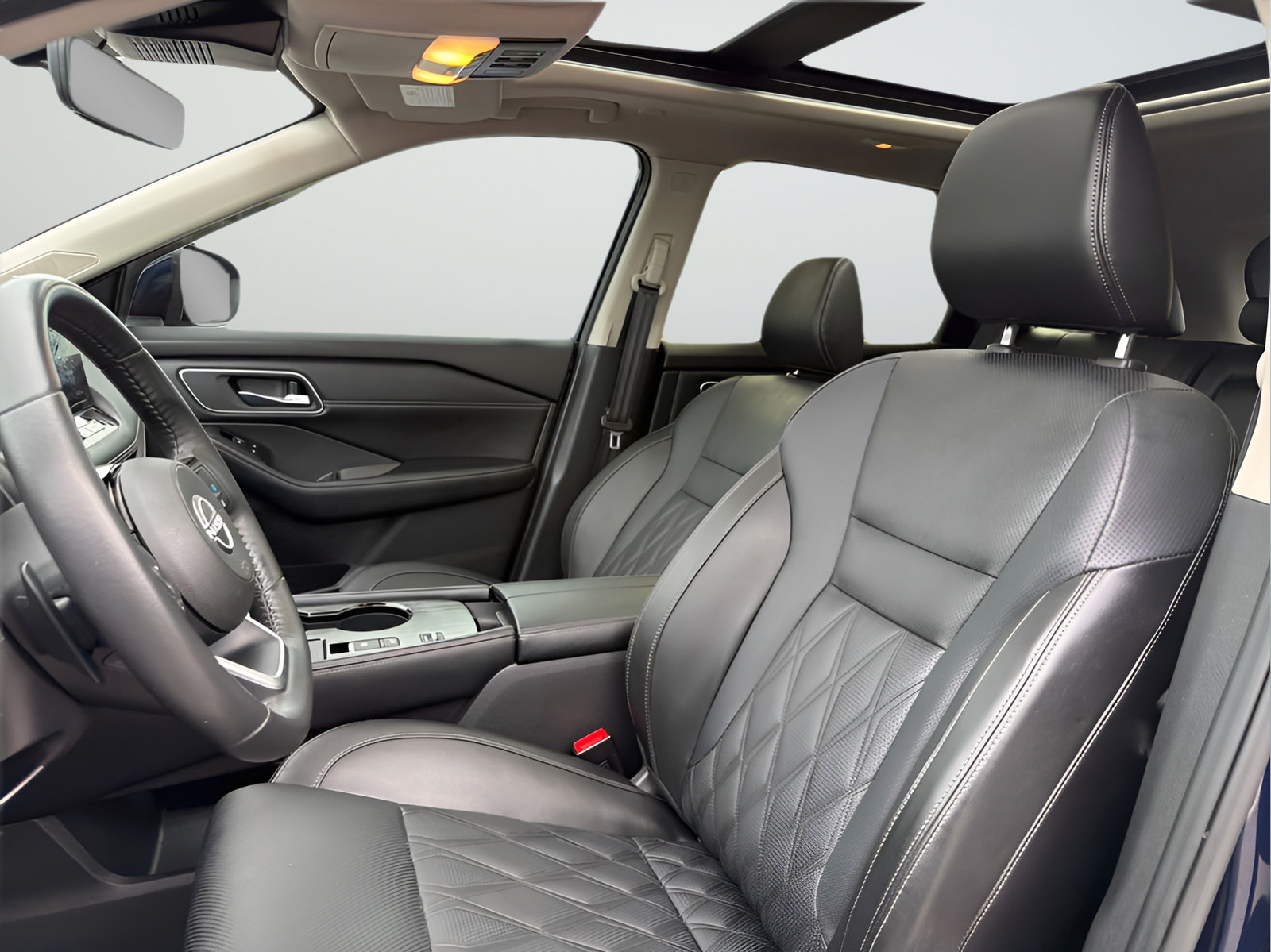 Certified 2024 Nissan Rogue Platinum w/ Platinum Premium Package FWD image 17