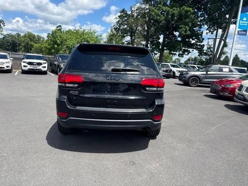 Used 2018 Jeep Grand Cherokee Laredo AWD/4WD image 8