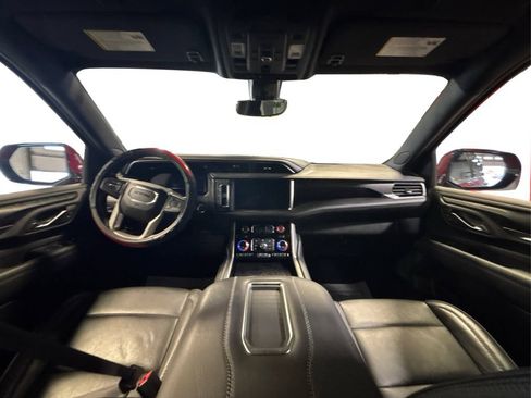 Used 2022 GMC Yukon Denali w/ Denali Premium Package AWD/4WD image 33