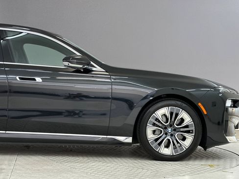 Used 2024 BMW i7 xDrive60 AWD/4WD image 35
