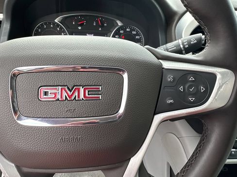 Used 2023 GMC Acadia SLT FWD image 27