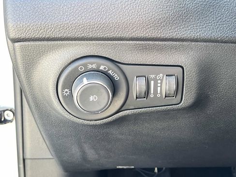 Used 2019 Jeep Compass Latitude w/ Popular Equipment Group image 28