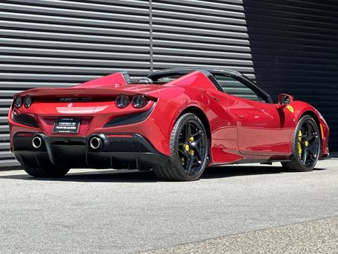 Used 2022 Ferrari F8 Tributo image 8