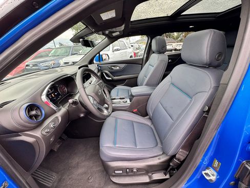 Used 2025 Chevrolet Blazer RS w/ Driver Confidence II Package image 11