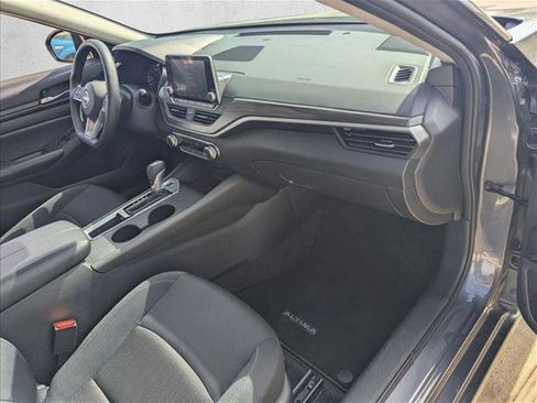 Used 2025 Nissan Altima 2.5 SV image 17