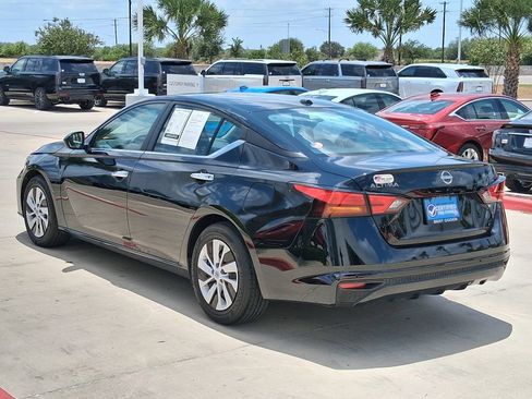 Used 2025 Nissan Altima 2.5 S FWD image 4