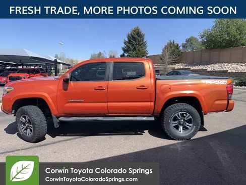 Used 2017 Toyota Tacoma TRD Sport w/ Premium & Technology Package image 7