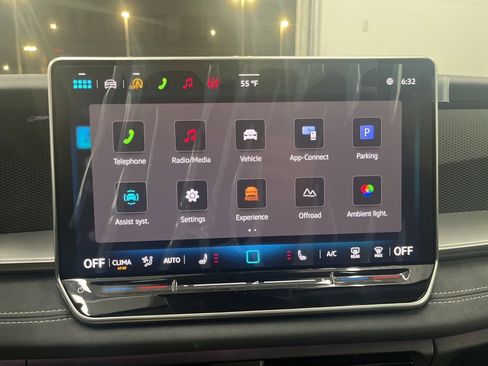 New 2026 Volkswagen Tiguan SE image 24