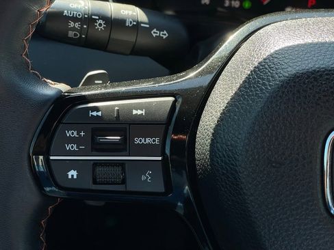 Used 2025 Honda Pilot Sport image 15