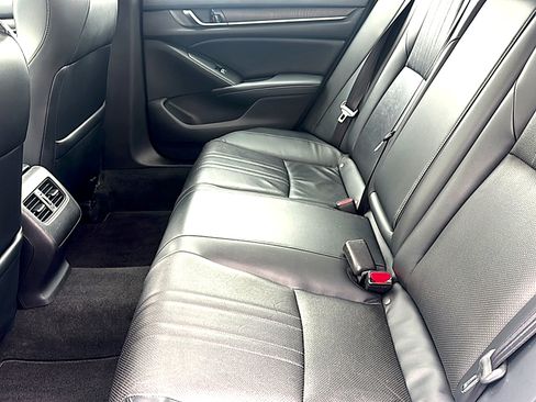 Used 2018 Honda Accord EX-L image 19