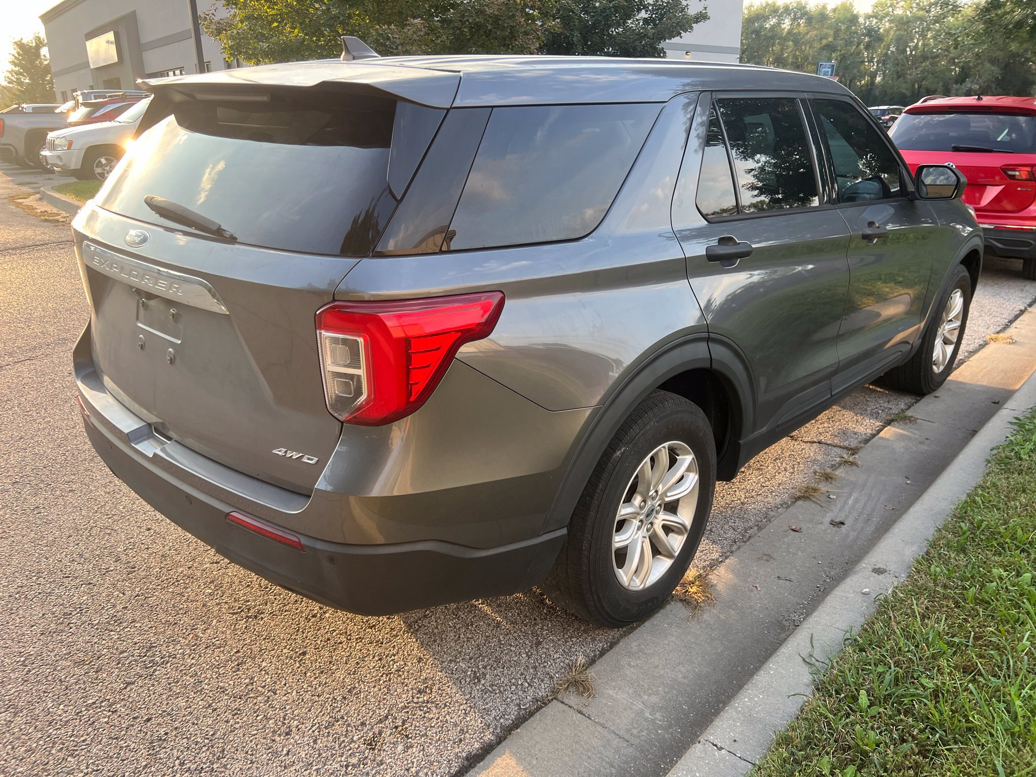 Used 2021 Ford Explorer 4WD image 5