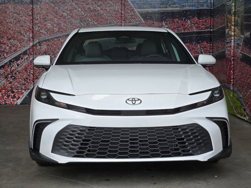 Certified 2026 Toyota Camry SE FWD image 3