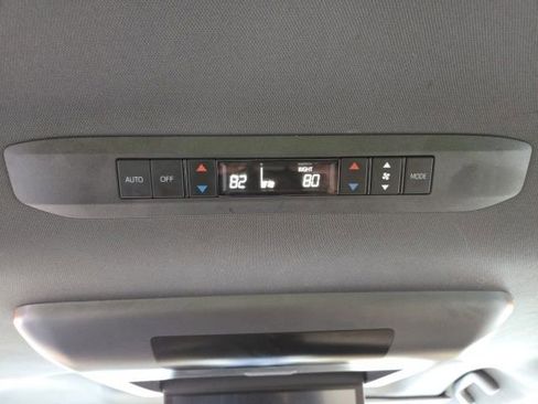 Used 2023 Toyota Sienna XLE image 27