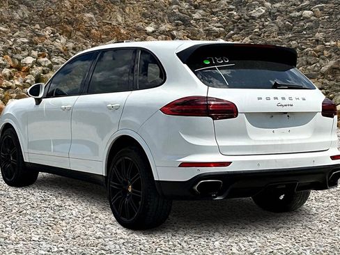 Used 2018 Porsche Cayenne Platinum Edition w/ Premium Package Plus image 11