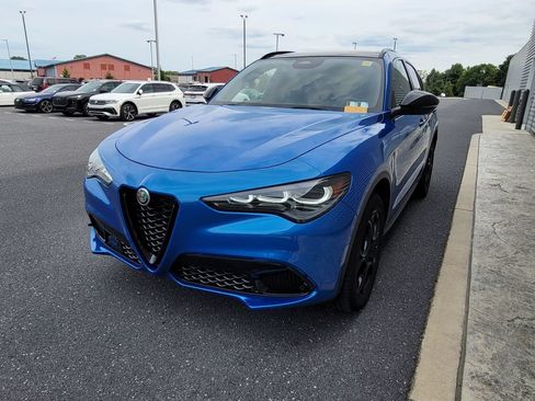 Used 2025 Alfa Romeo Stelvio Sprint AWD/4WD image 12