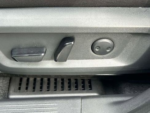 Used 2023 Nissan Rogue SV image 27