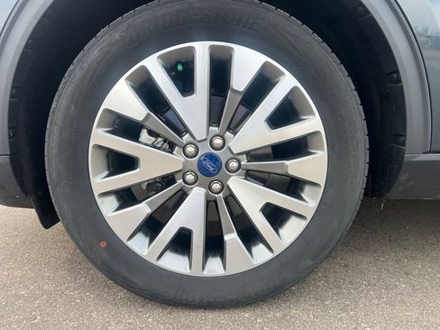 Certified 2022 Ford Escape Titanium w/ Class II Trailer Tow Package image 30