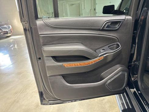 Used 2018 Chevrolet Suburban Premier AWD/4WD image 38